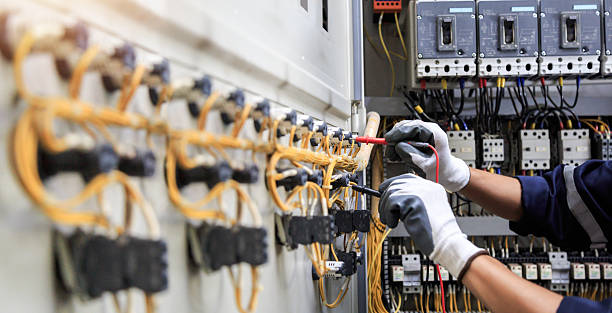 Professional Electrician technician working in Daleville, AL